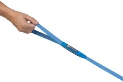 RuffWear Hi & Light™ Leash Blue Dusk -Ruffwear Verkaufsgeschäft Web20JPG 4085 Hi And Light Leash Blue Dusk Hand STUDIO